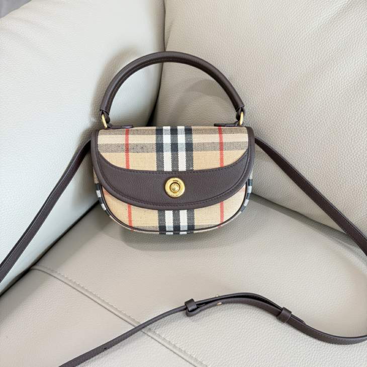 Picture of Burberry Handbags _SKUfw211840918fw